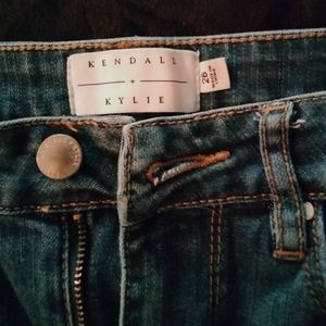 Kendall & Kylie distressed moto skinny 26